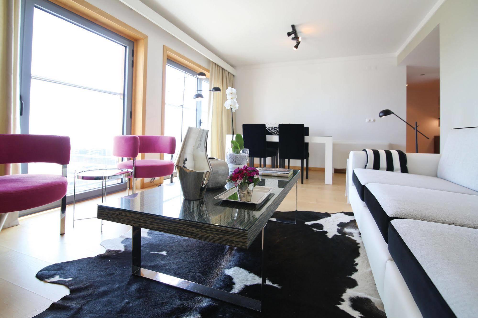 Panoramic Living Apartment *