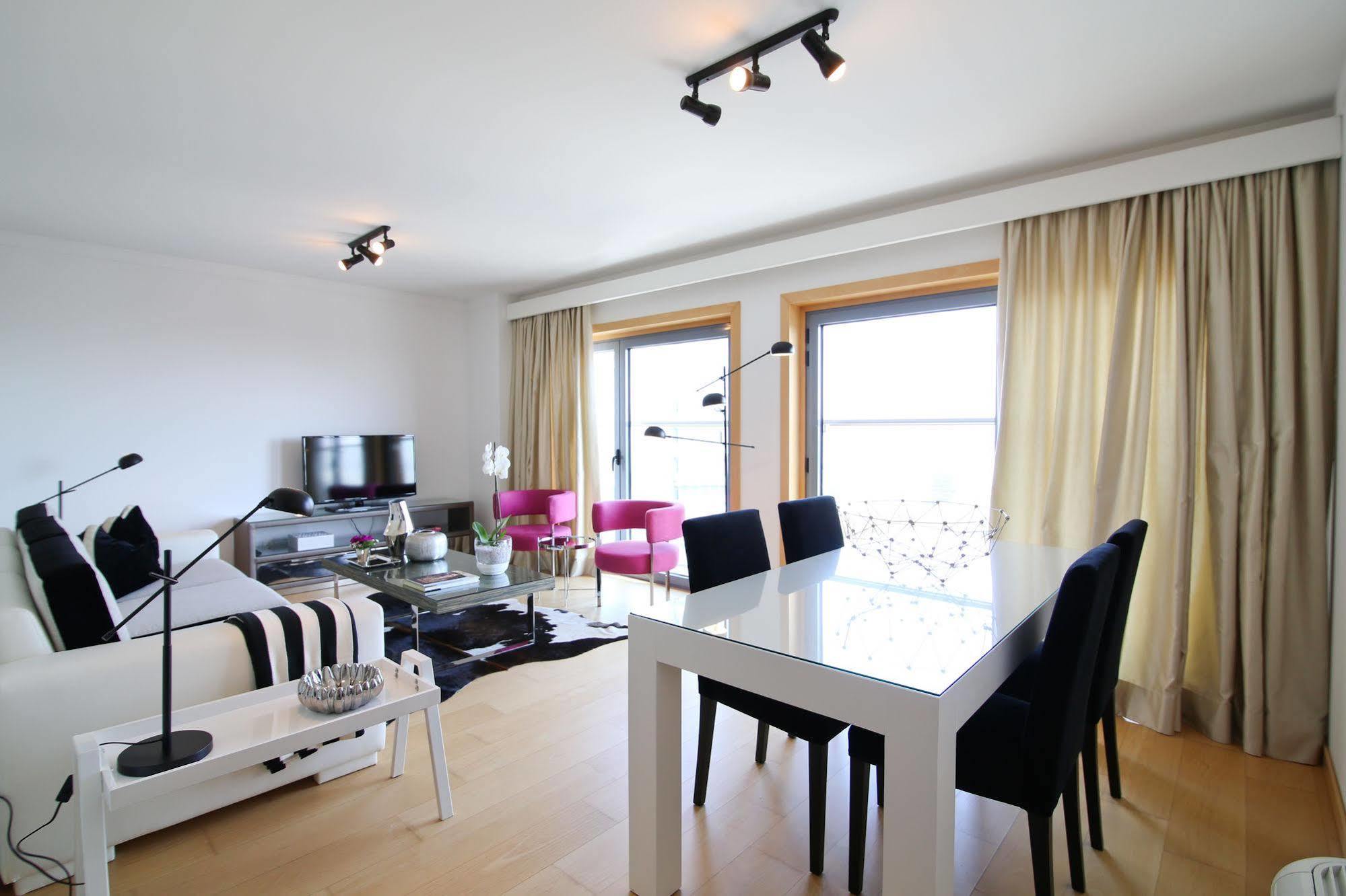 Panoramic Living Apartment *